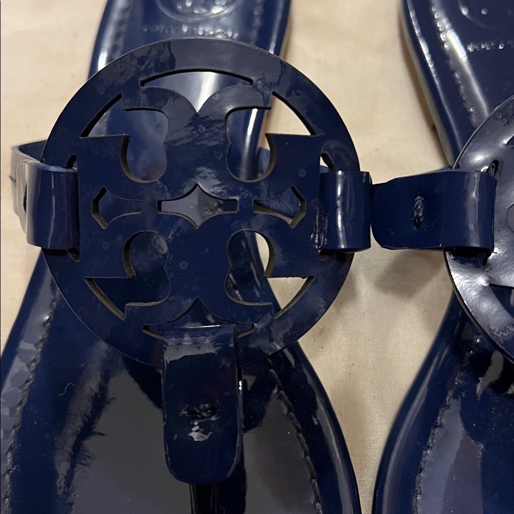 Tory Burch Miller Thong Sandal Patent Leather Bright Indigo size 6 - Picture 4 of 16